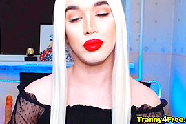 Teasing Naked Jerking Dominant Shemale - free porn video