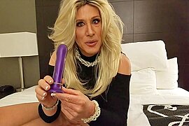 Dirty talking solo CD shoots big cum shot - free porn video