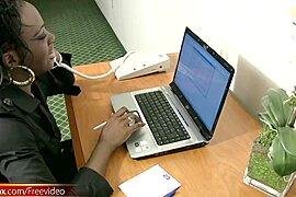 Having a phone sex makes this ebony tbabe secretary cum - free porn video