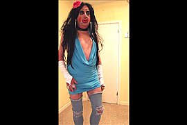 Brunette slut in denim boots - free porn video