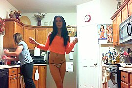 Kimberly George Webcamming While Roommate Cooks Eggs 123 Kimberlygeorge - free porn video